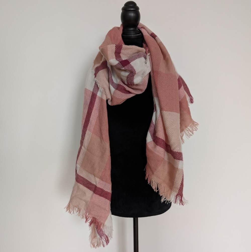 Super Soft Pink Plaid Suzy Shier Blanket Scarf